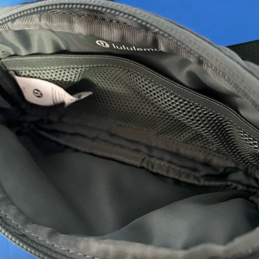 Lululemon Green Belt Bag SAME DAY SHIPPING - Picture 3 of 5